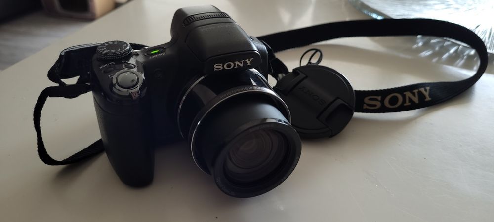 Aparat  fotograficzny SONY  DSC HX1