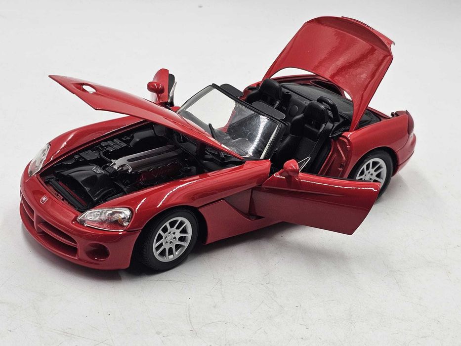 Motor Max 1/18 - 2003 Dodge Viper SRT 10 kabriolet czerwony