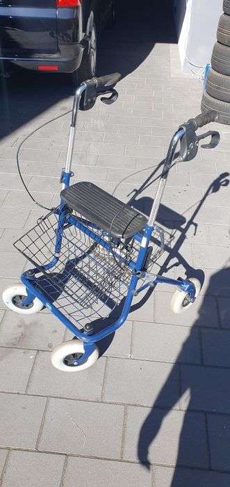 Chodzik balkonik dla seniora