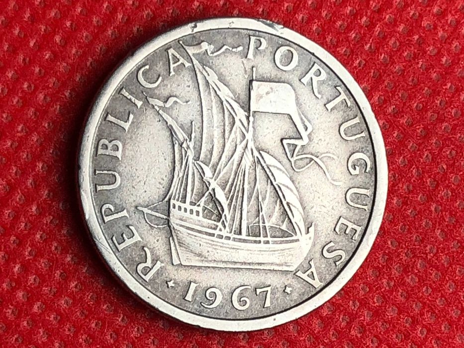 Portugal 1967 - 5 Escudos Cuproniquel