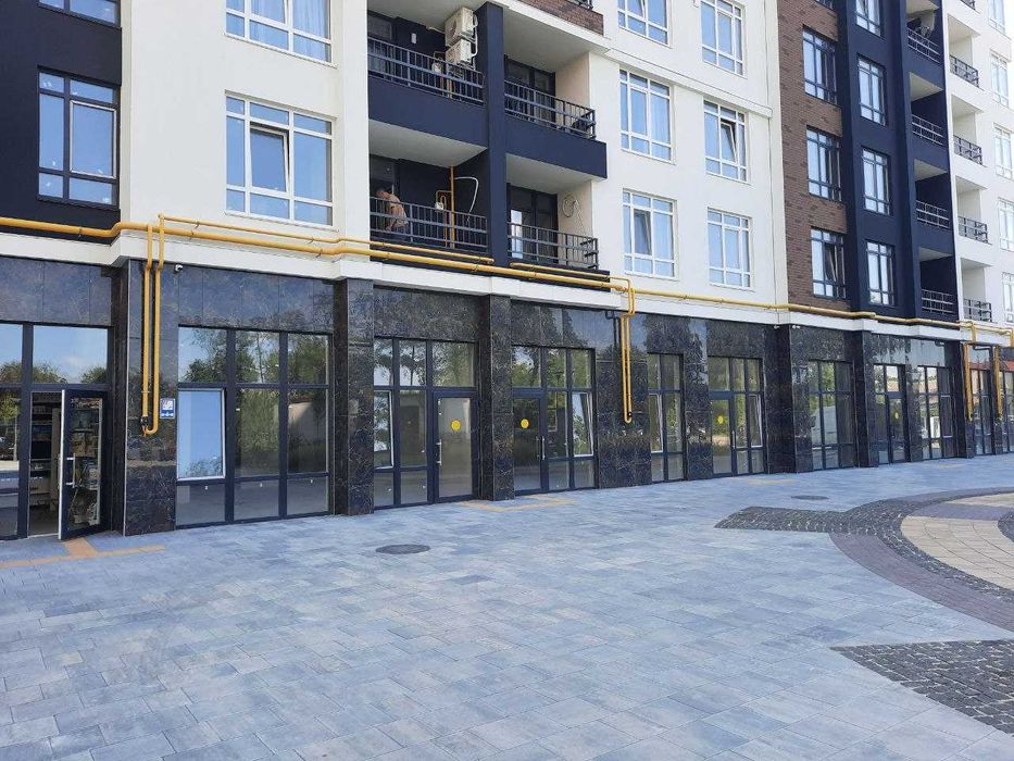 Оренда приміщення 42,4 м² | Синергія Сіті, панорамні вітрини