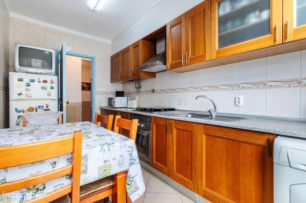 Apartamento T3  na Cova da Piedade a 5 min do centro sul com elevador — Almada, Cova Da Piedade, Pragal E Cacilhas, Setúbal