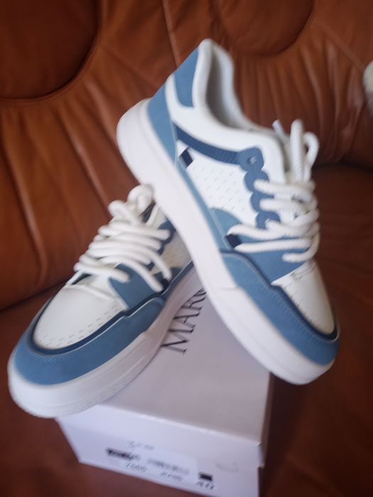Sneakersy biało- niebieskie sprzedam