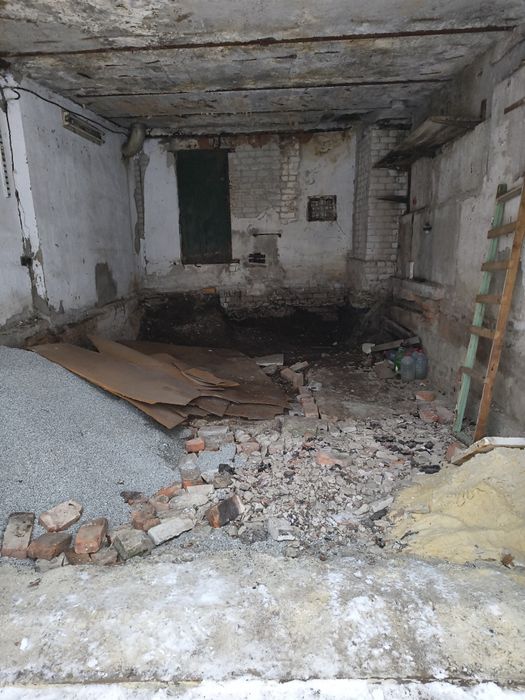 Продам гараж в районі ГПТУ.