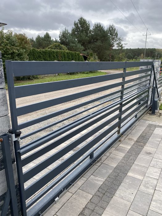 Brama przesuwną antracytowa