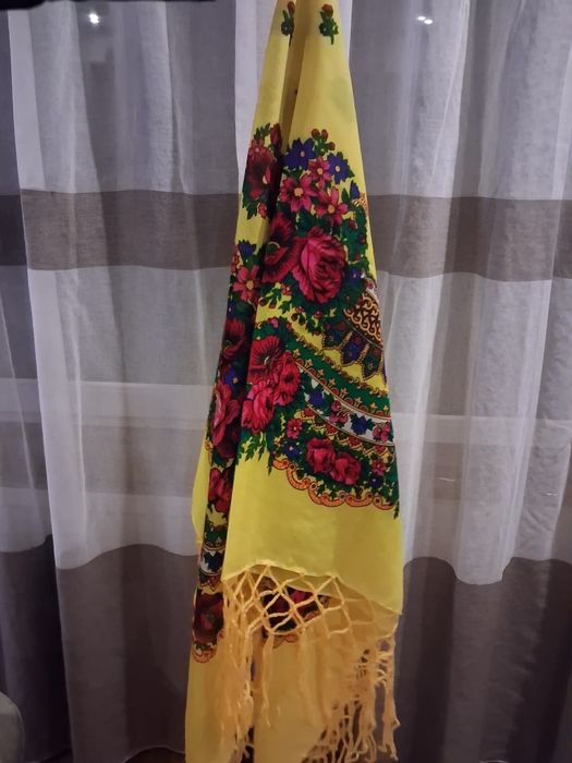 Хустка українська (жовтого кольору)