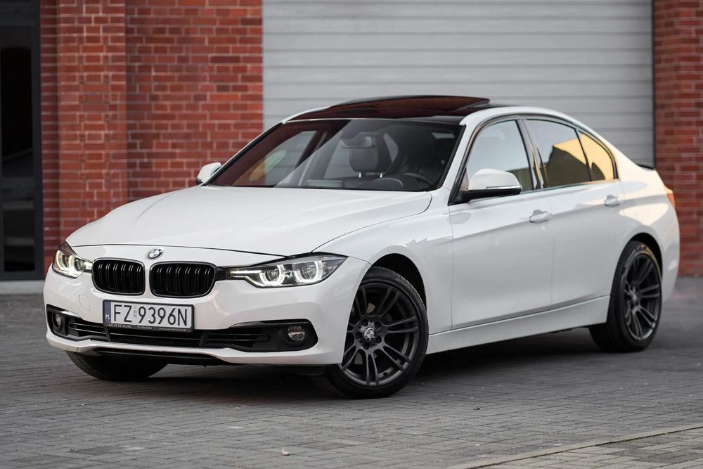 BMW Seria 3 330i 252 KM * X-drive * 2017 * Skóry * Navi * PPV * Xenon
