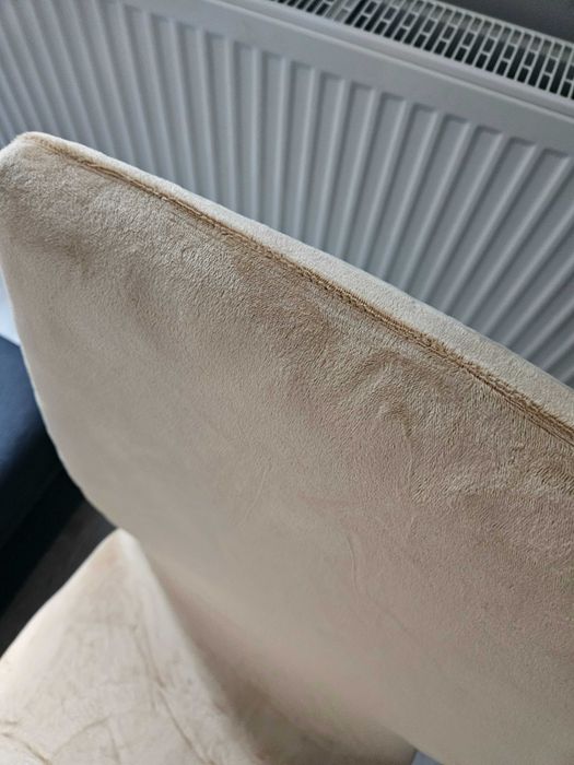 Pokrowce na krzesła miękkie welurowe beżowe 4 sztuki komplet