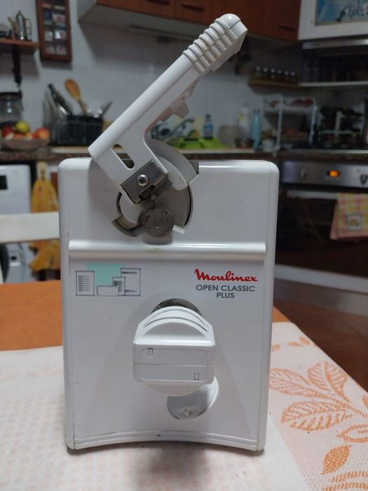 Afiador de facas e abre latas