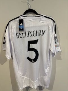 Koszulka Real Madryt z i UEFA i z nazwis kiem