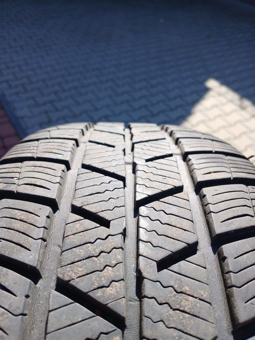Opony zimowe 215/65 R16