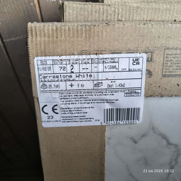 Płytki Carrastone white