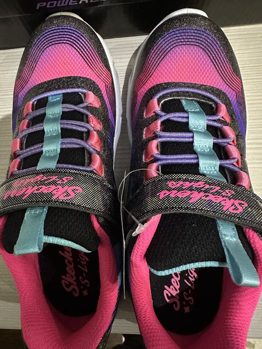 Skechers з підсвіткою р 32 33 33,5 35