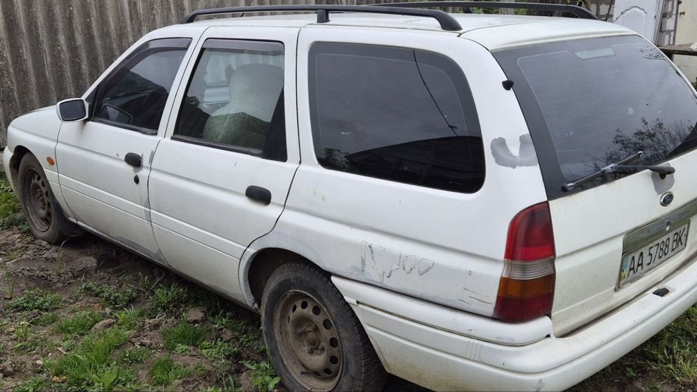 Ford Escort 2000г.
