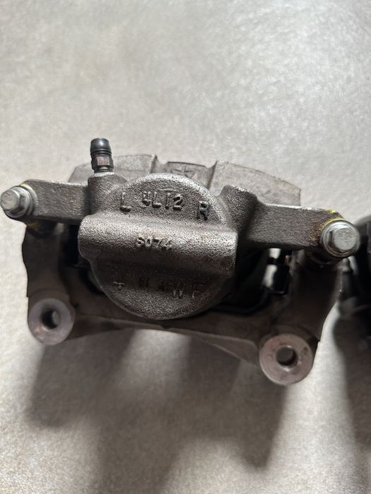 Передние Суппорта Dodge Dart