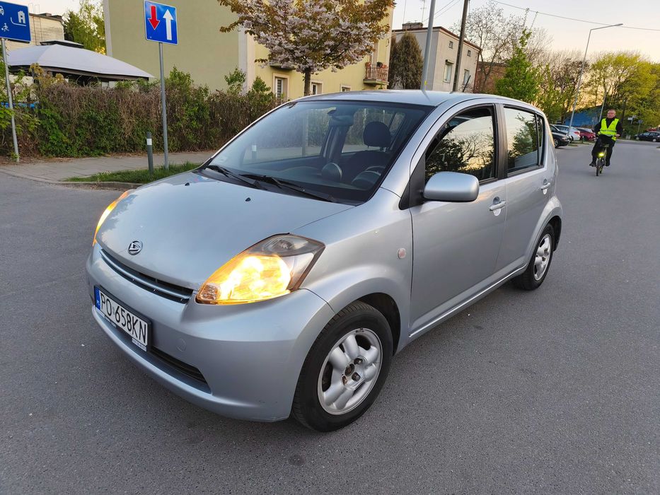 DAIHATSU SIRION 1.3 16v ( toyota ) klima 2005r