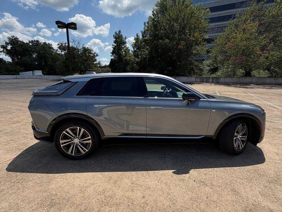 2023 Cadillac LYRIQ Luxury