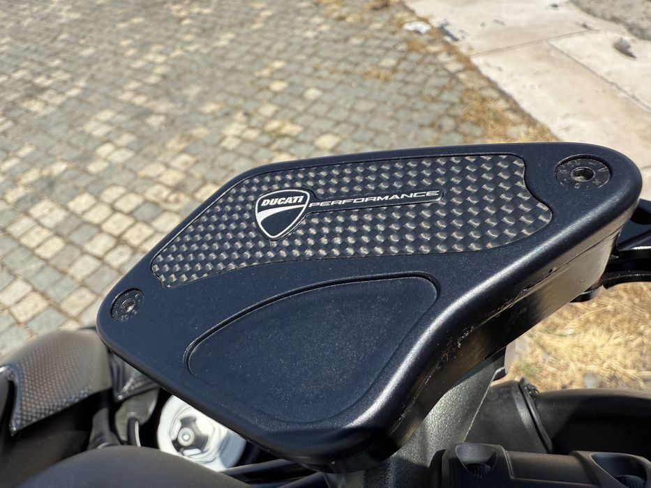 Ducati Diavel - carbon edicion