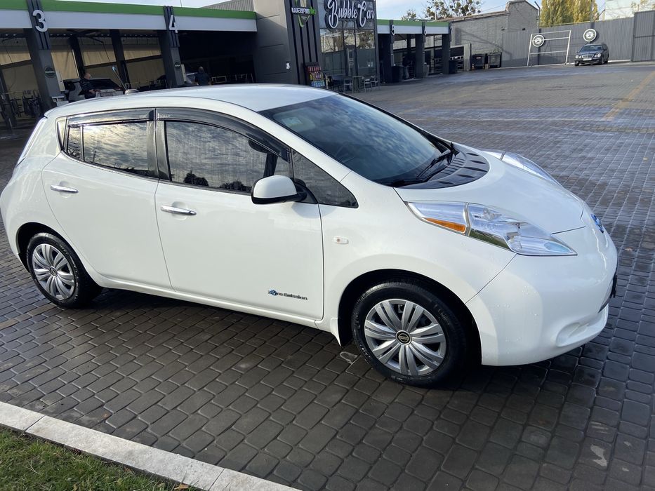 Продам Nissan Leaf 2014