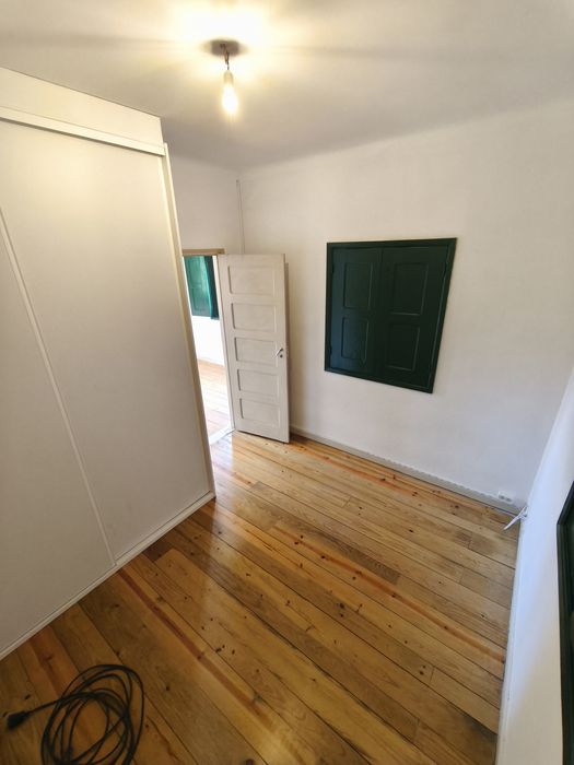 CASA T2 com garagem e jardim