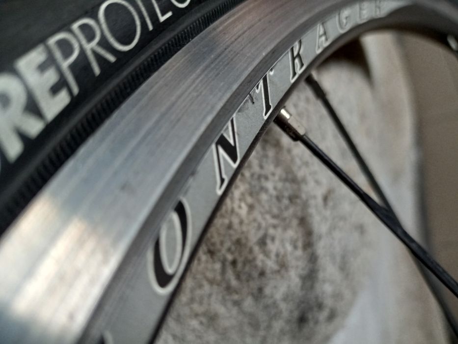 Koło szosowe przednie