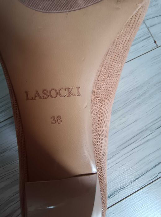 Buty na obcasie Lasocki