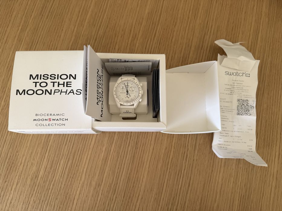 Moonswatch mission to moonphase