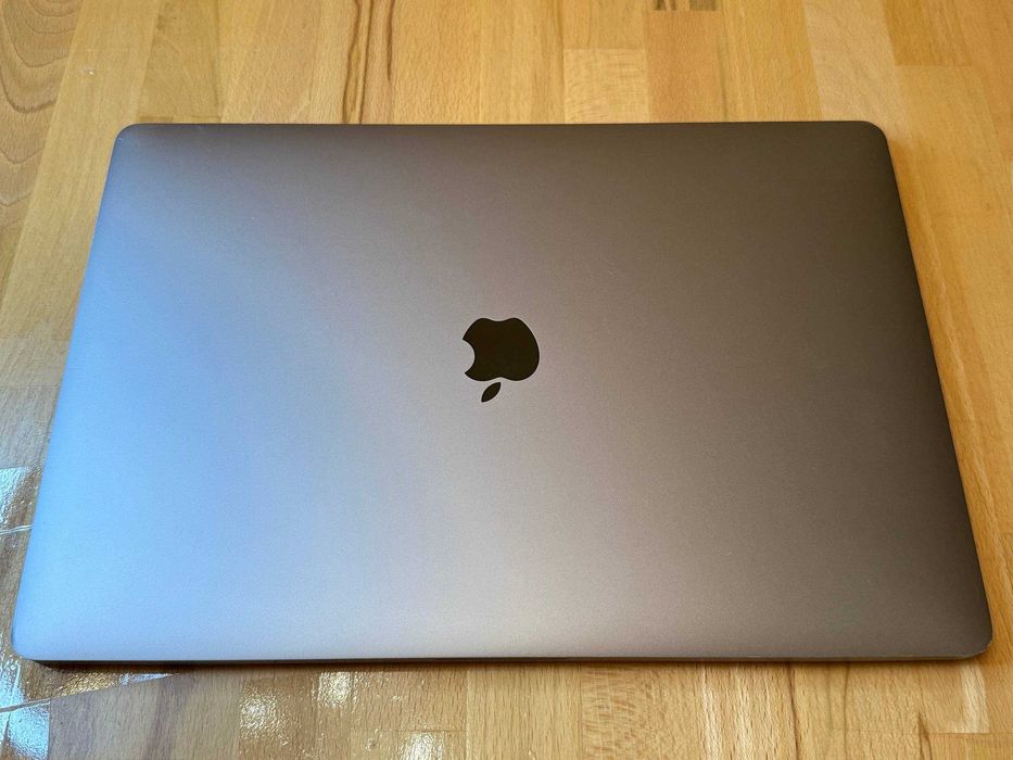 MacBook Pro 16 2019 16 512 i9 100% акб