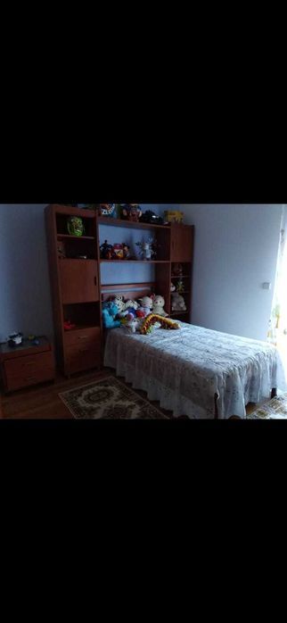 Mobilia de quarto de criança em carvalho