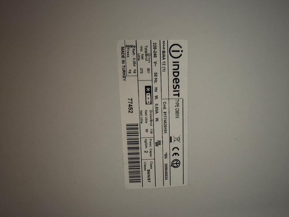 Frigorífico Combinado Indesit Mod BIAA 12 para peças