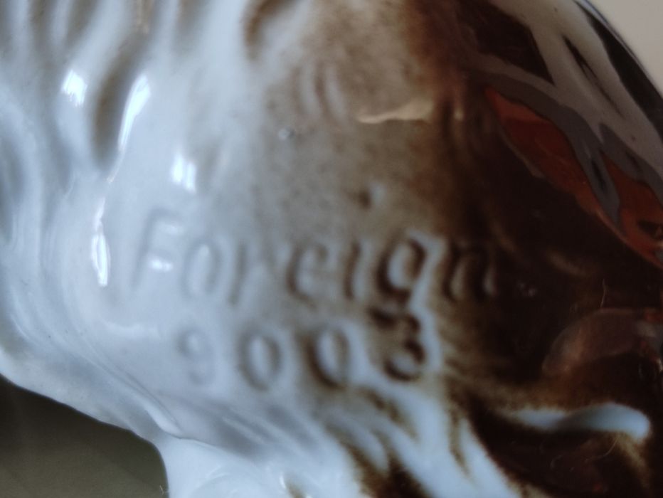 Antyczna figurka porcelanowa psa lata 30 te