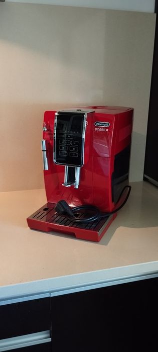 Delonghi Dinamica com ecrã tátil