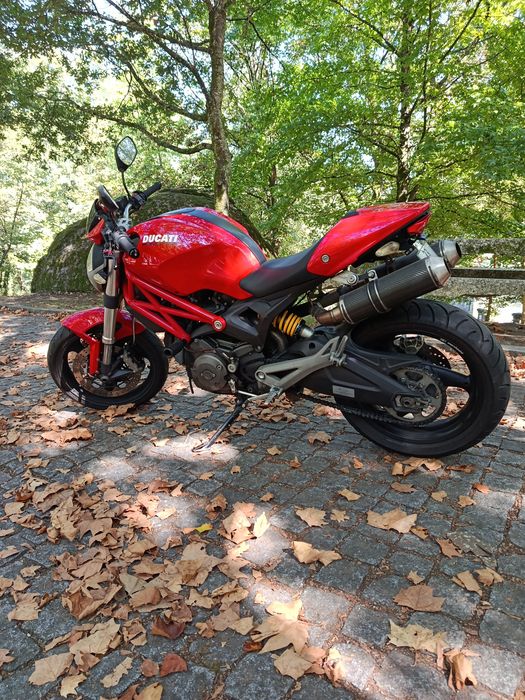 Ducati  Monster 696 (2009)    Vendo ou troco por automóvel.