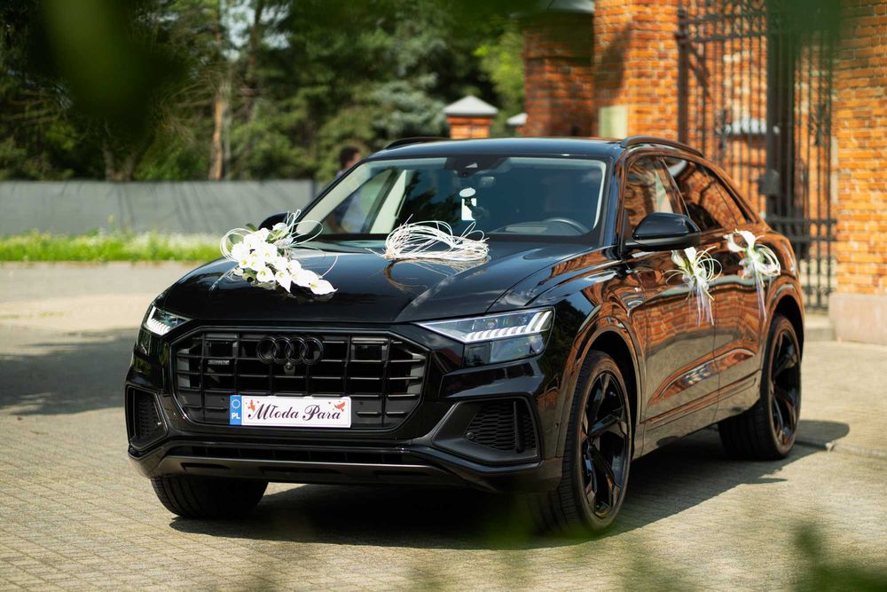Oferuje przejazd do Ślubu samochodem Audi  Q8 S-line bądź Mercedesem Gle 350