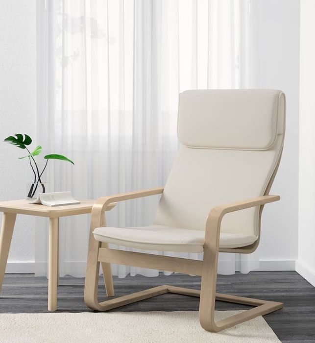 Poltrona com capa de tecido personalizado com puf