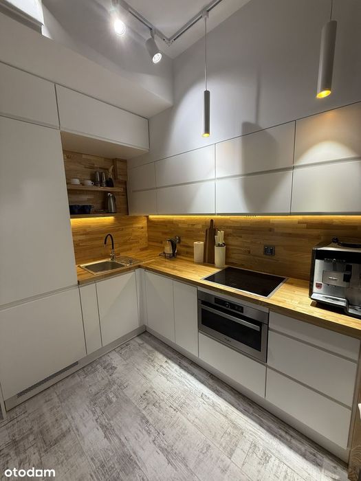 Apartament mieszkalny z balkonem i miejscem parkingowym.