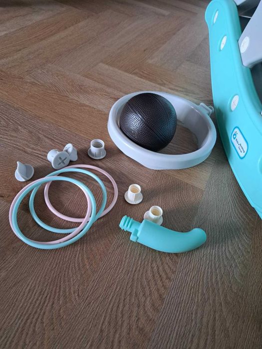 zjeżdżalnia lub bujak dla dziecka