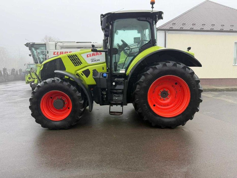 Трактор Claas Axion 810 2013
