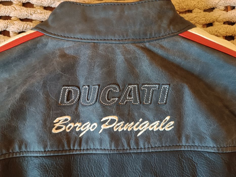 Шкіряна мотокуртка для дівчини Dainese Ducati