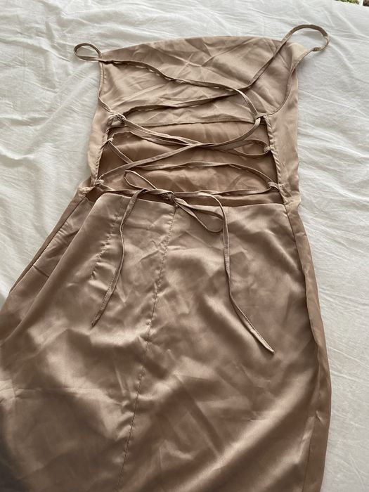 Satynowa krótka sukienka r.34/36 Missguided
