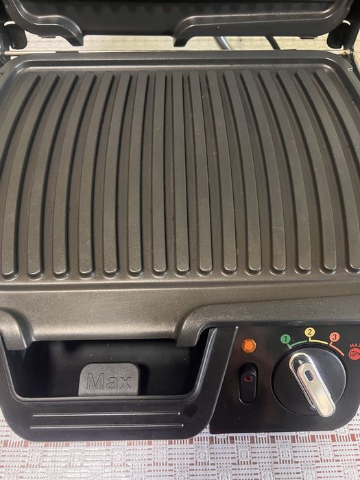 Продам гриль Tefal GC451B2 б/в