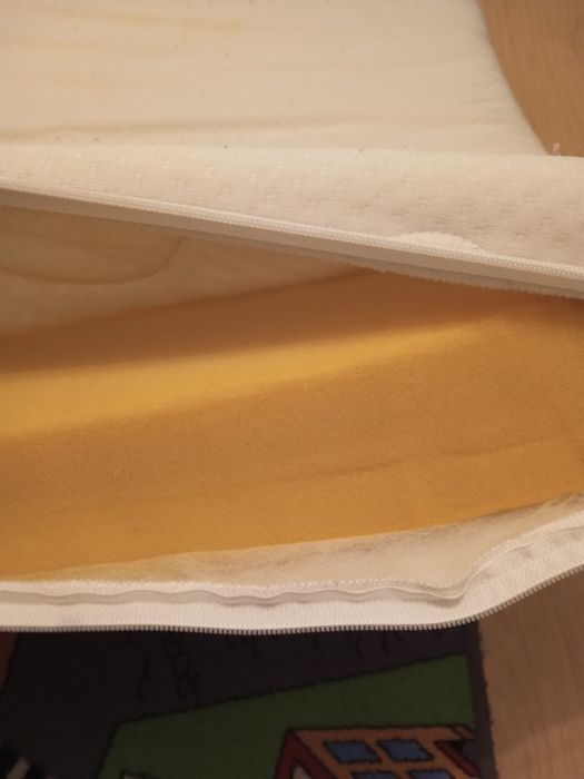 Materac piankowy,gruby 8 cm.