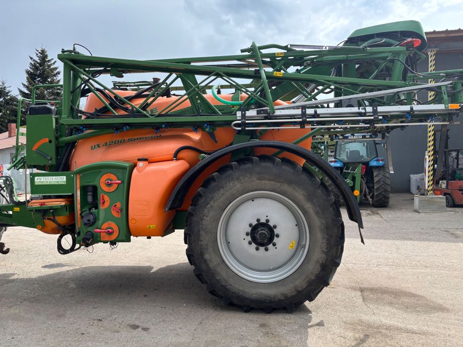 opryskiwacz Amazone UX 4200