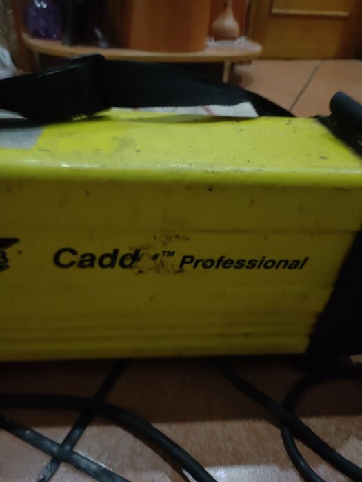 Máquina de soldar trifásica a funcionar na perfeição
