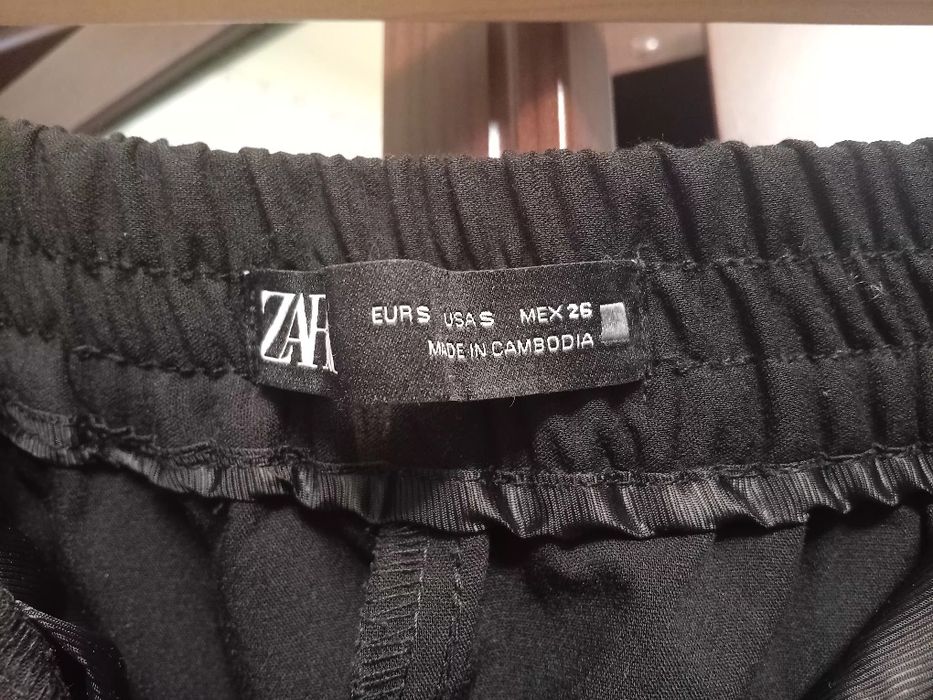 Czarne spodnie damskie typu kuloty Zara rozm. S