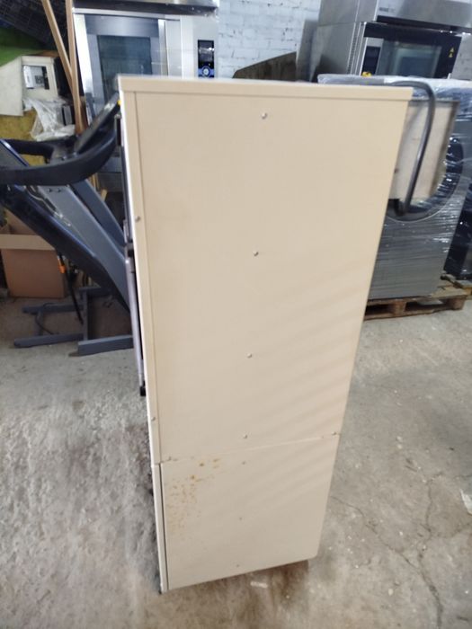 Професійна сушка для білизни Cordes-Miele.