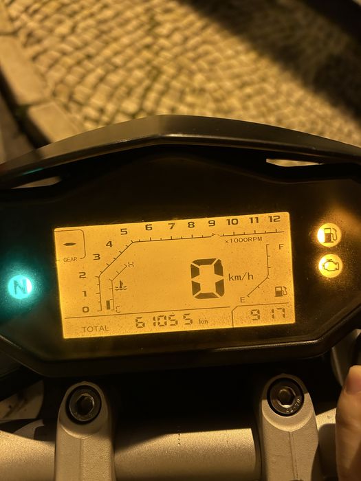 Moto rkf  125 - Vermelha