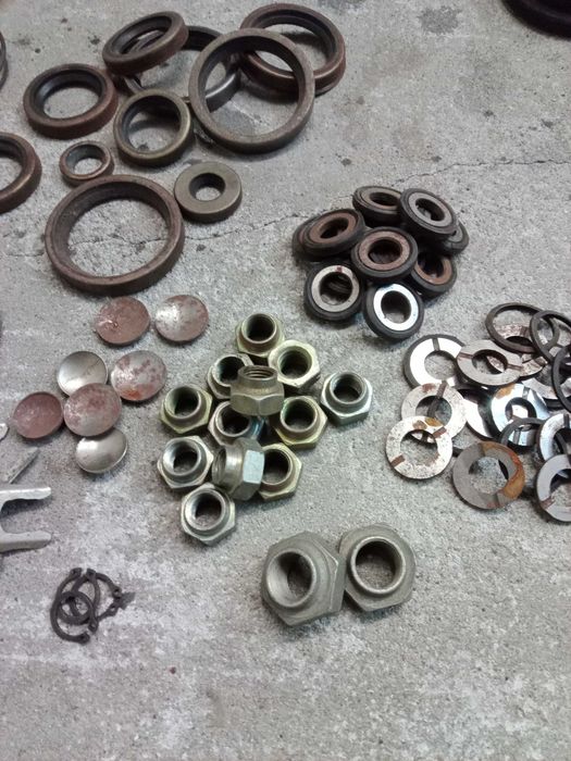 Części FIAT 126p MALUCH lampy tył, osłona półosi i inne