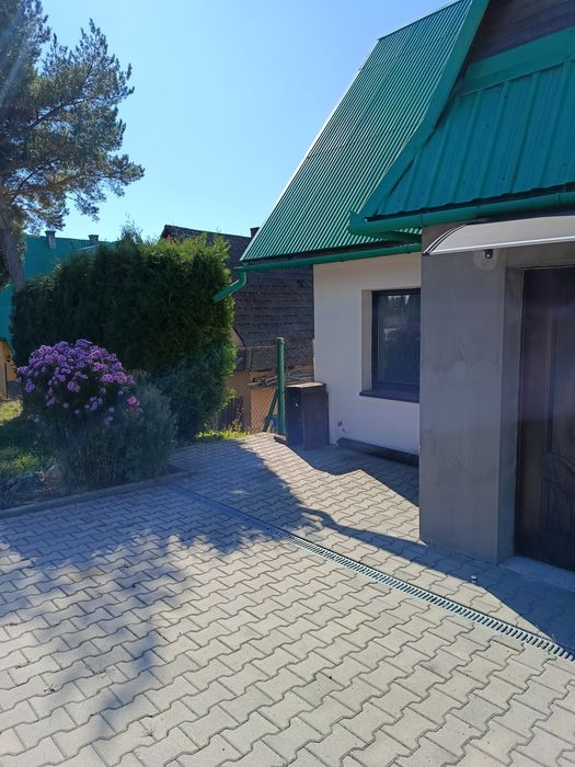 Plac do wynajęcia 
Utwardzony kamieniem i domek o powierzchni 30m kwadratowych do wynajęcia Kilińskiego 87 - Więcej