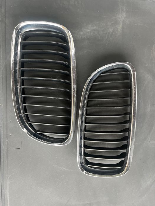 Grelhas parachoques frontal bmw e 90 LCI novas